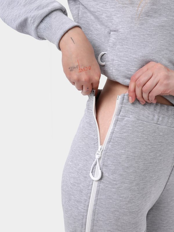 Фото: Адаптивні жіночі штани з&nbsp;бічніми блискавками