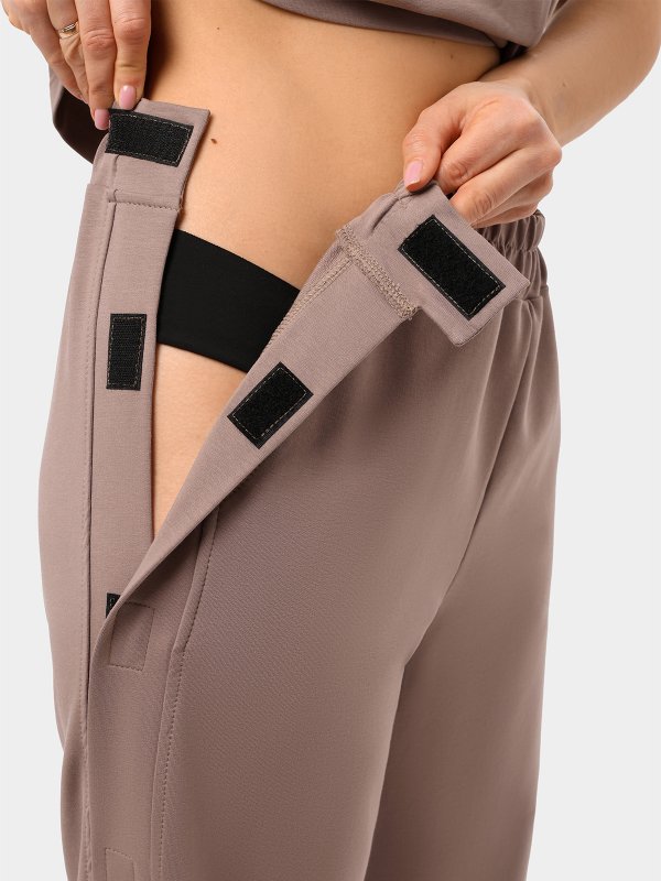 Фото: Адаптивні жіночі штани з&nbsp;легкого футера на&nbsp;липучках